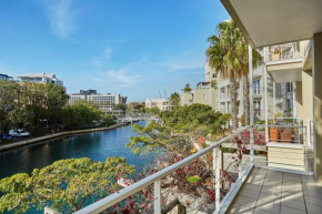 Spacious Apartment Waterfront Fast WIFI